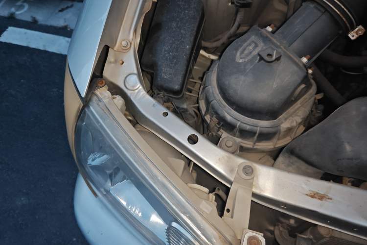 Used Jinbei Express 2018 2.0L Standard Version V19 Engine Bay Right