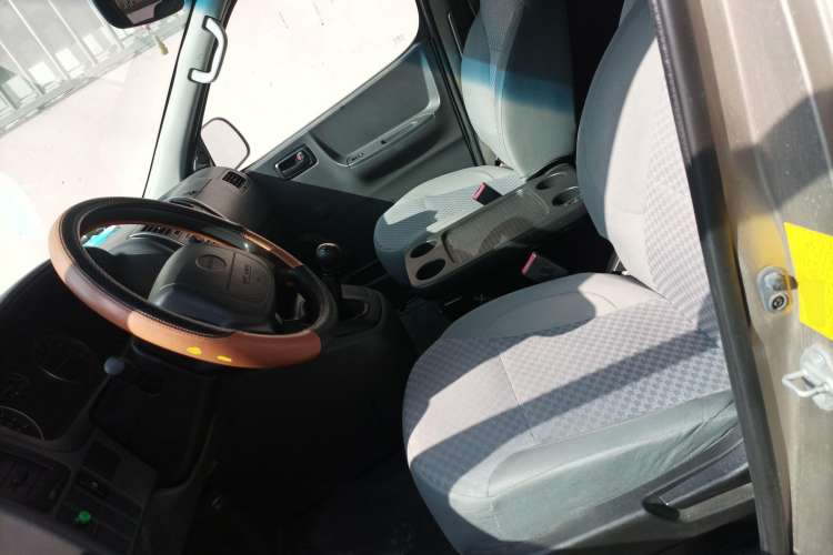 Used Jinbei Express 2018 2.0L Standard Version V19 Left Front Seat