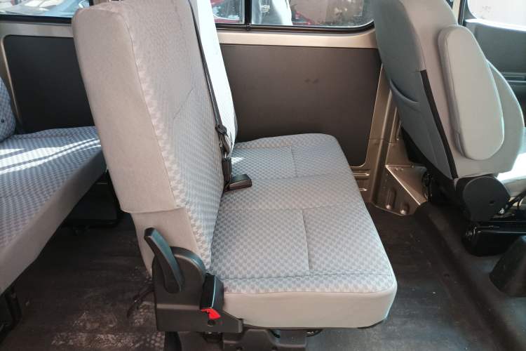 Used Jinbei Express 2018 2.0L Standard Version V19 Left Rear Seat