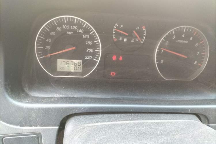 Used Jinbei Express 2018 2.0L Standard Version V19 Odometer Close Up