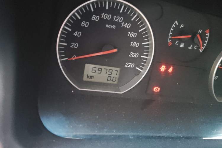 Used Jinbei Express 2018 2.0L Standard Version V19 Odometer Close Up