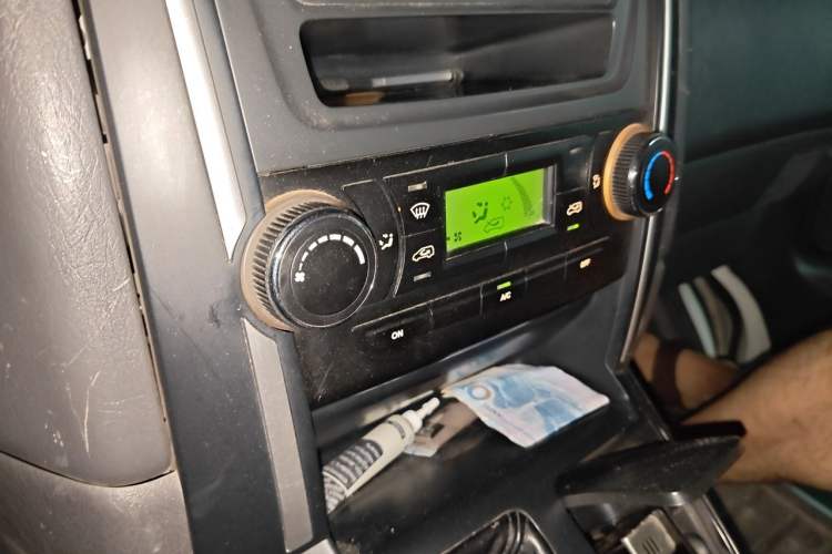 Used Jinbei Express 2018 2.0L Standard Version V19 Audio And AC Panel