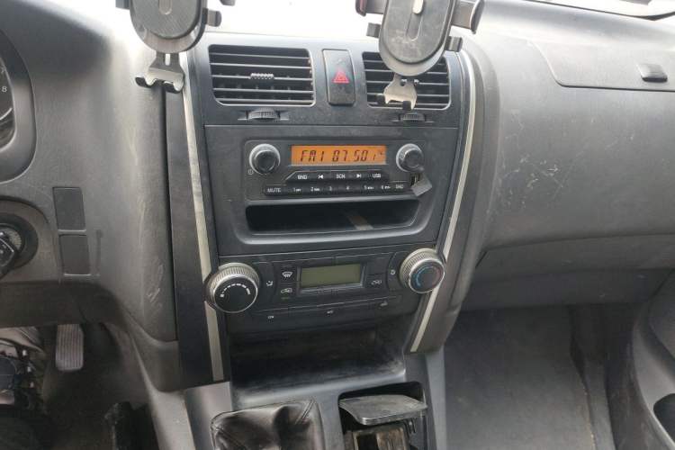 Used Jinbei Express 2018 2.0L Standard Version V19 Audio And AC Panel