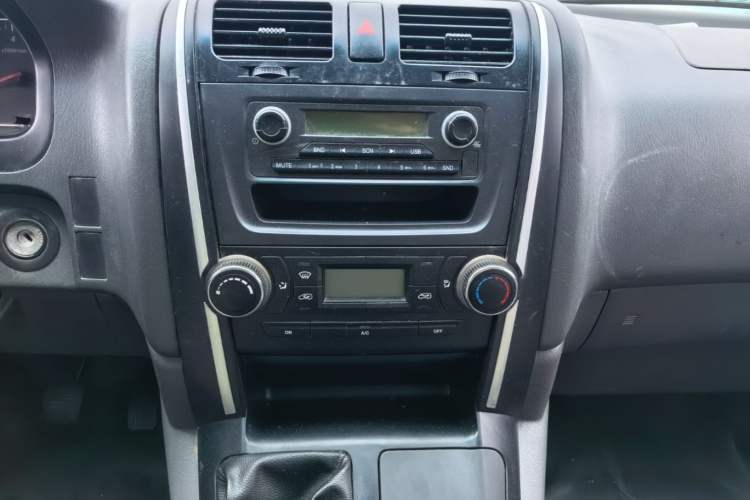 Used Jinbei Express 2018 2.0L Standard Version V19 Audio And AC Panel