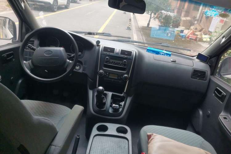 Used Jinbei Express 2018 2.0L Standard Version V19 Center Console