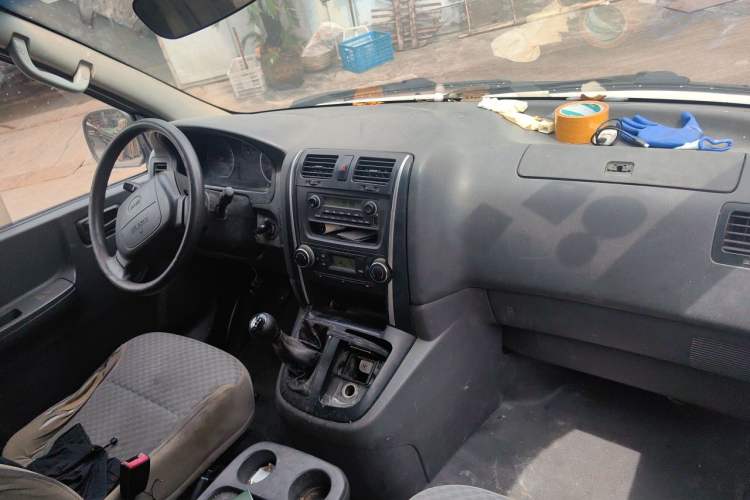 Used Jinbei Express 2018 2.0L Standard Version V19 Center Console