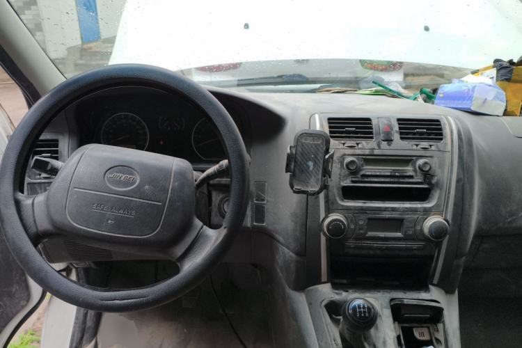 Used Jinbei Express 2018 2.0L Standard Version V19 Center Console