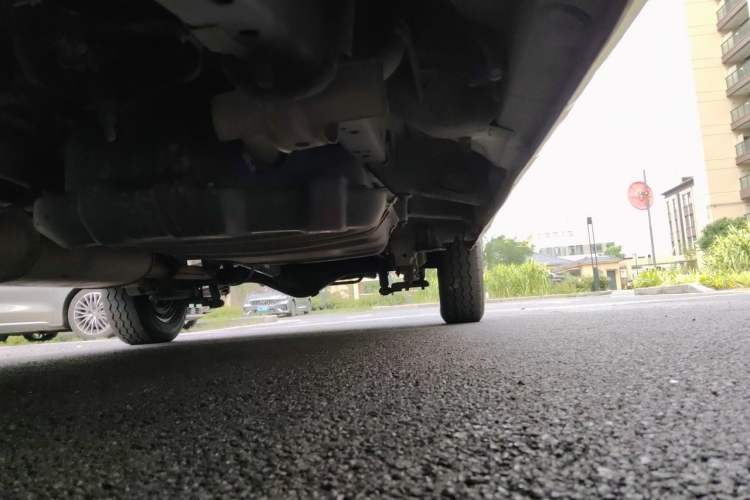Used Jinbei Express 2018 2.0L Standard Version V19 Chassis Front Left