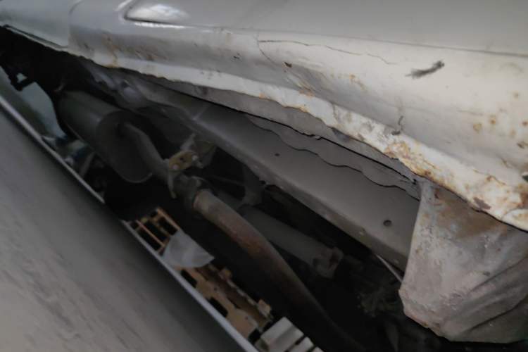 Used Jinbei Express 2018 2.0L Standard Version V19 Chassis Front Right