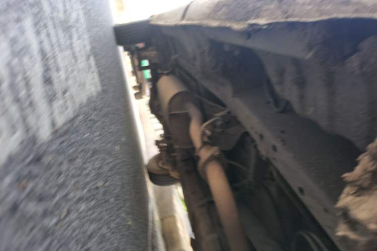 Used Jinbei Express 2018 2.0L Standard Version V19 Chassis Front Right