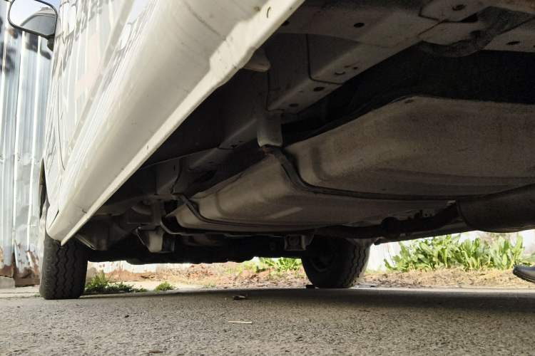 Used Jinbei Express 2018 2.0L Standard Version V19 Chassis Rear Left