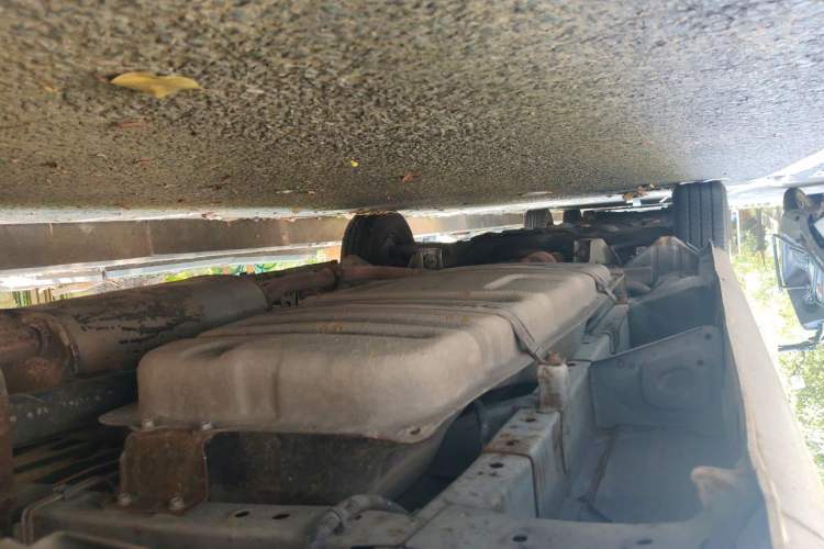 Used Jinbei Express 2018 2.0L Standard Version V19 Chassis Rear Left