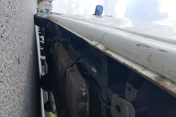 Used Jinbei Express 2018 2.0L Standard Version V19 Chassis Rear Left