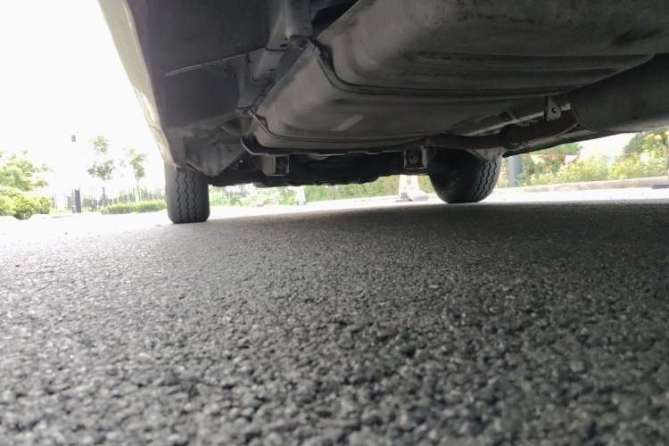 Used Jinbei Express 2018 2.0L Standard Version V19 Chassis Rear Left