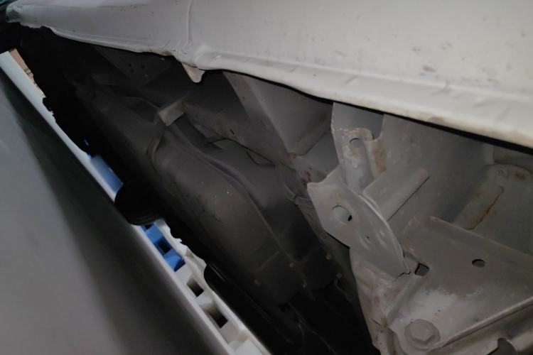 Used Jinbei Express 2018 2.0L Standard Version V19 Chassis Rear Left