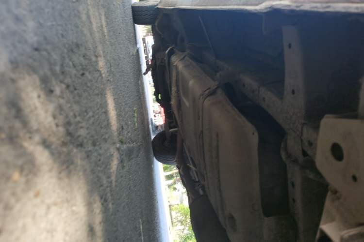 Used Jinbei Express 2018 2.0L Standard Version V19 Chassis Rear Left