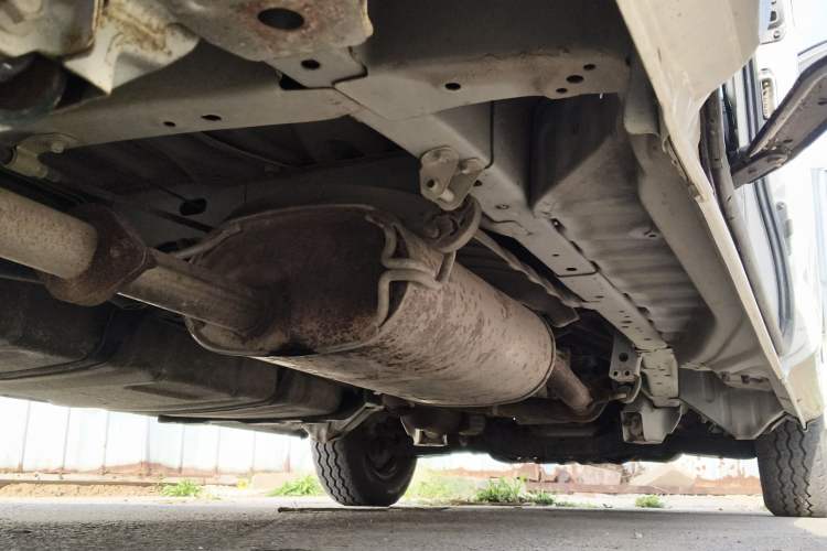 Used Jinbei Express 2018 2.0L Standard Version V19 Chassis Rear Right