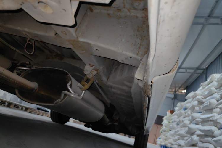 Used Jinbei Express 2018 2.0L Standard Version V19 Chassis Rear Right