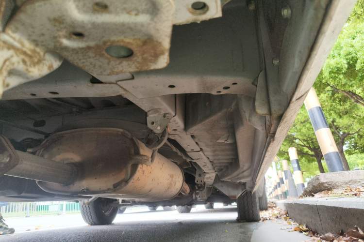 Used Jinbei Express 2018 2.0L Standard Version V19 Chassis Rear Right