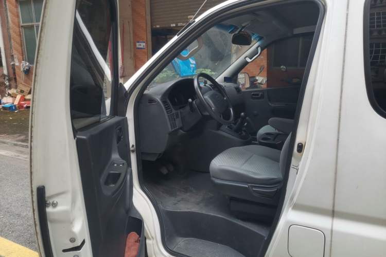 Used Jinbei Express 2018 2.0L Standard Version V19 Driver Seat