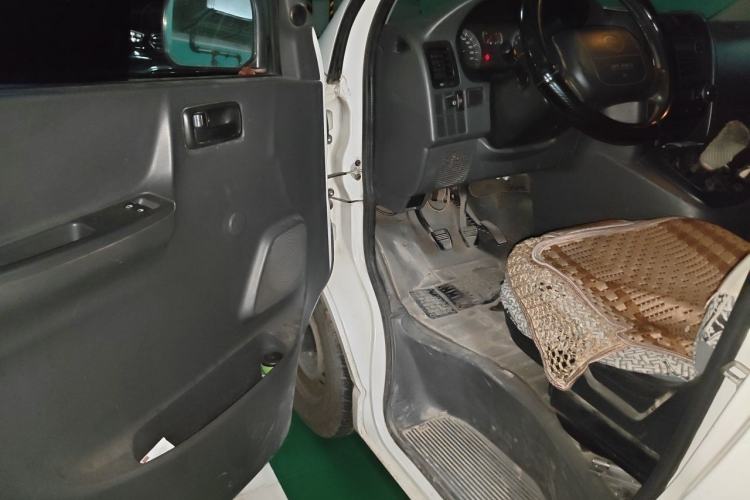 Used Jinbei Express 2018 2.0L Standard Version V19 Driver Seat
