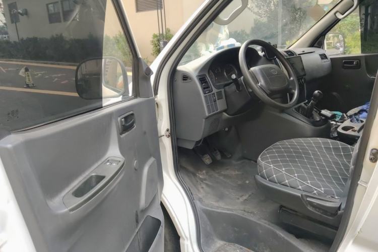 Used Jinbei Express 2018 2.0L Standard Version V19 Driver Seat