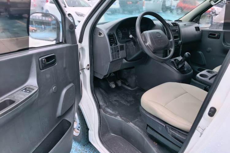 Used Jinbei Express 2018 2.0L Standard Version V19 Driver Seat