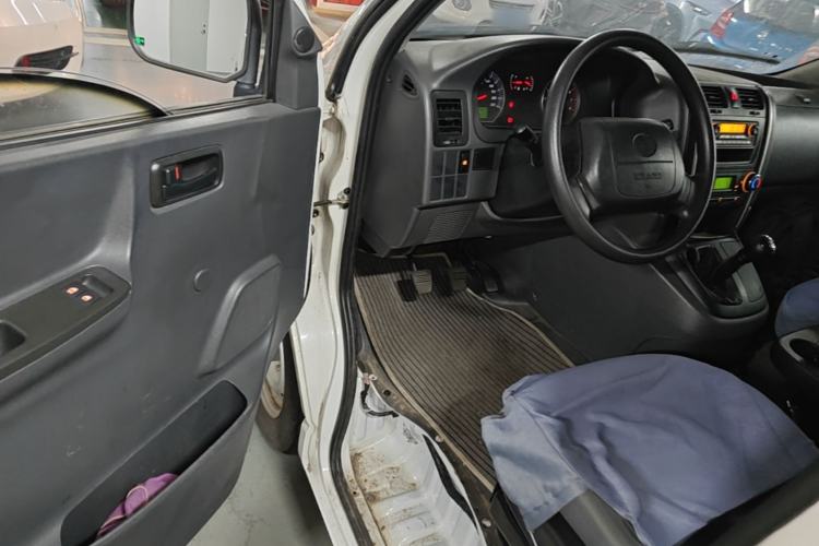 Used Jinbei Express 2018 2.0L Standard Version V19 Driver Seat