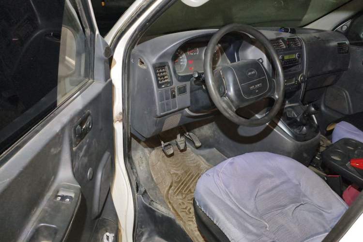 Used Jinbei Express 2018 2.0L Standard Version V19 Driver Seat