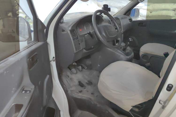 Used Jinbei Express 2018 2.0L Standard Version V19 Driver Seat