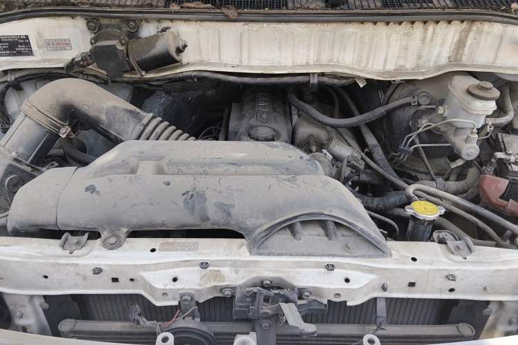 Used Jinbei Express 2018 2.0L Standard Version V19 Engine Bay