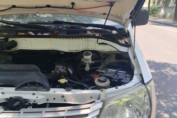Used Jinbei Express 2018 2.0L Standard Version V19 Engine Bay Left