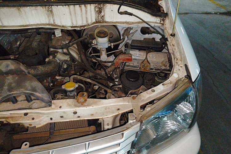 Used Jinbei Express 2018 2.0L Standard Version V19 Engine Bay Left