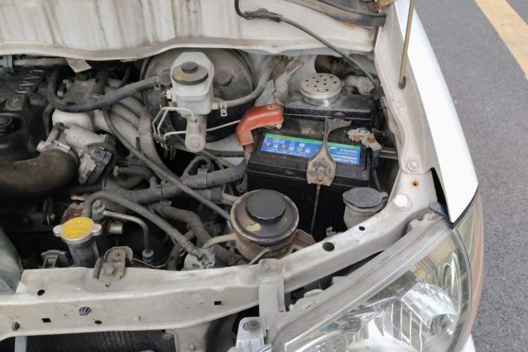 Used Jinbei Express 2018 2.0L Standard Version V19 Engine Bay Left
