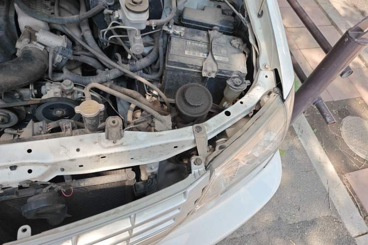 Used Jinbei Express 2018 2.0L Standard Version V19 Engine Bay Left