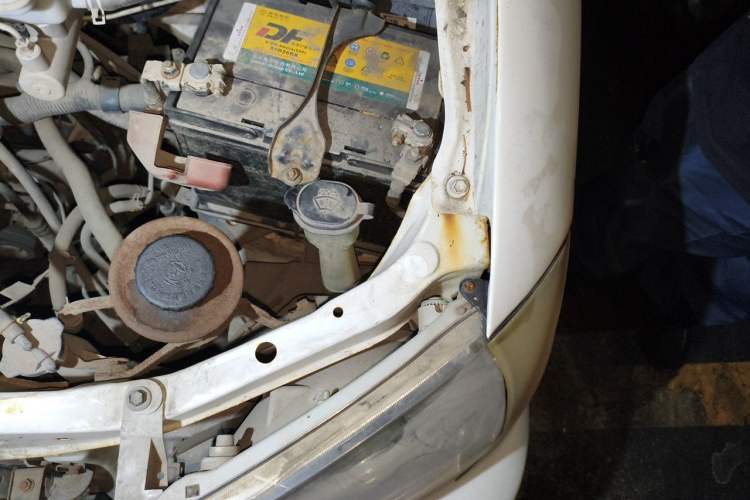 Used Jinbei Express 2018 2.0L Standard Version V19 Engine Bay Left