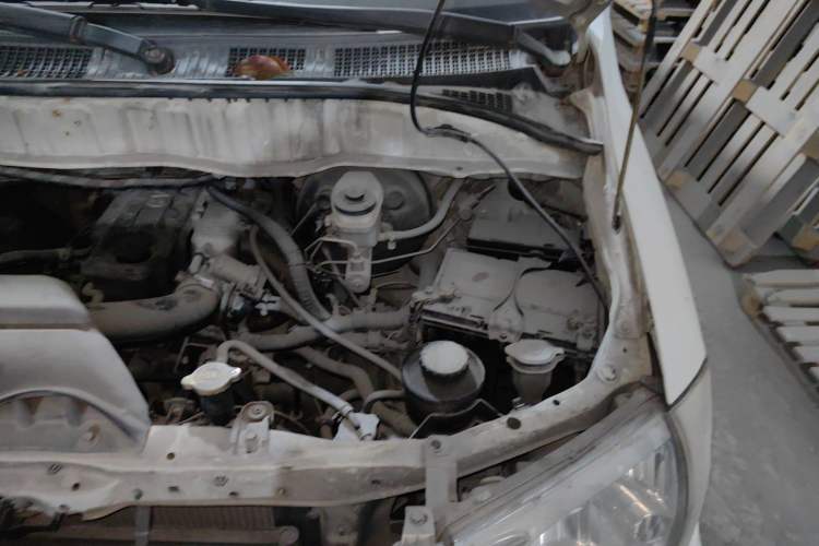 Used Jinbei Express 2018 2.0L Standard Version V19 Engine Bay Left