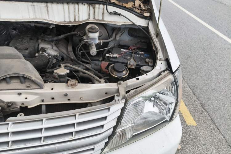 Used Jinbei Express 2018 2.0L Standard Version V19 Engine Bay Left