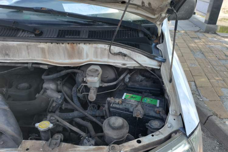 Used Jinbei Express 2018 2.0L Standard Version V19 Engine Bay Left