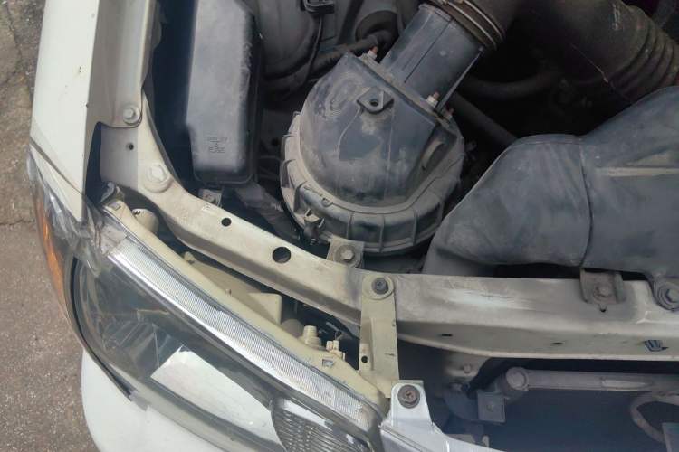 Used Jinbei Express 2018 2.0L Standard Version V19 Engine Bay Right