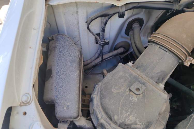 Used Jinbei Express 2018 2.0L Standard Version V19 Engine Bay Right