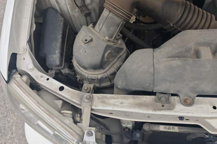 Used Jinbei Express 2018 2.0L Standard Version V19 Engine Bay Right