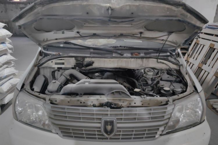 Used Jinbei Express 2018 2.0L Standard Version V19 Engine Bay