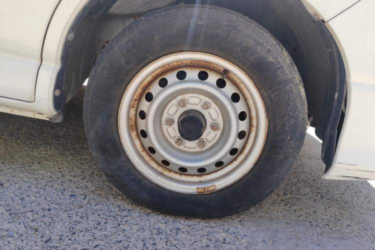 Used Jinbei Express 2018 2.0L Standard Version V19 Exterior 4