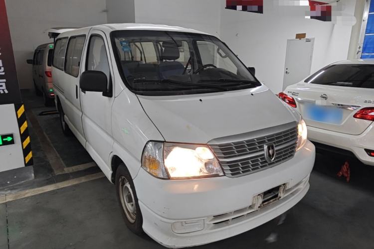 Used Jinbei Express 2018 2.0L Standard Version V19 Front Right 45 Deg