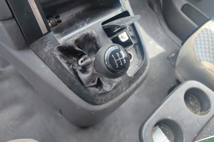 Used Jinbei Express 2018 2.0L Standard Version V19 Gear Lever