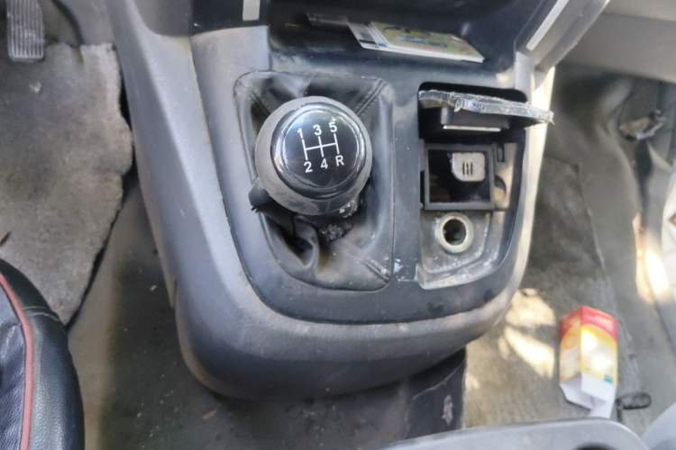 Used Jinbei Express 2018 2.0L Standard Version V19 Gear Lever
