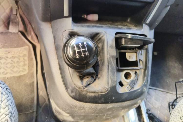 Used Jinbei Express 2018 2.0L Standard Version V19 Gear Lever