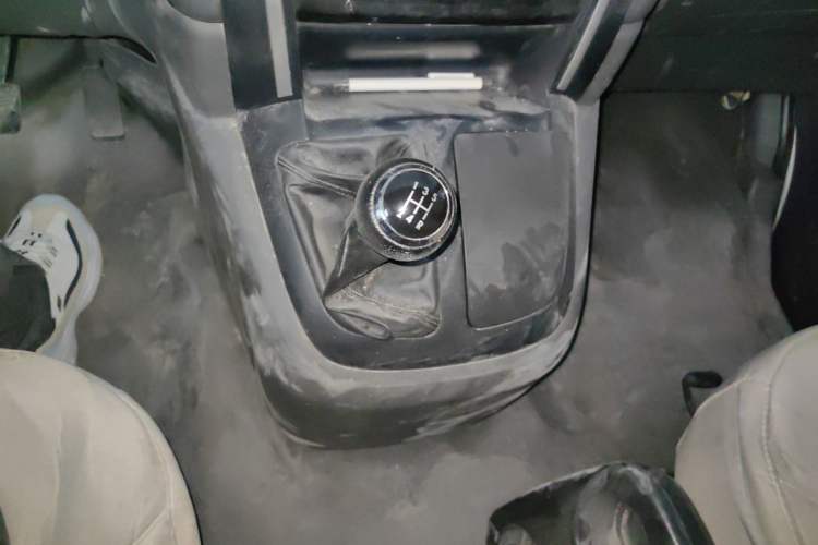 Used Jinbei Express 2018 2.0L Standard Version V19 Gear Lever