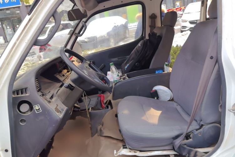 Used Jinbei Express 2018 2.0L Standard Version V19 Interior 2
